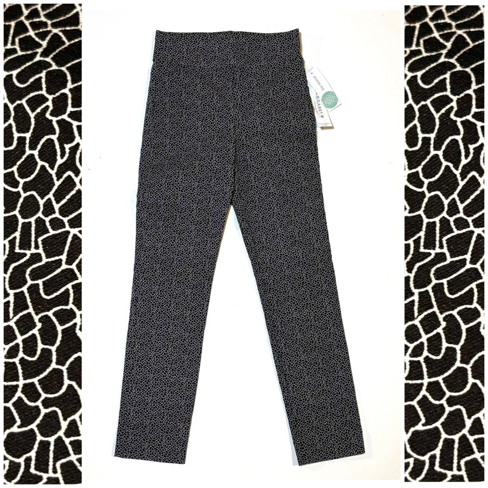 NWT Margaret M Slimming Pant Black White S